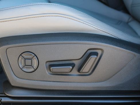 New 2025 Audi Q3 2.0T Premium image 30