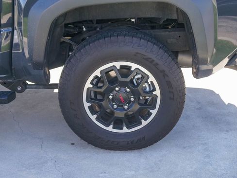 Used 2024 Toyota Tacoma TRD Off-Road w/ TRD Off Road Upgrade Package image 6