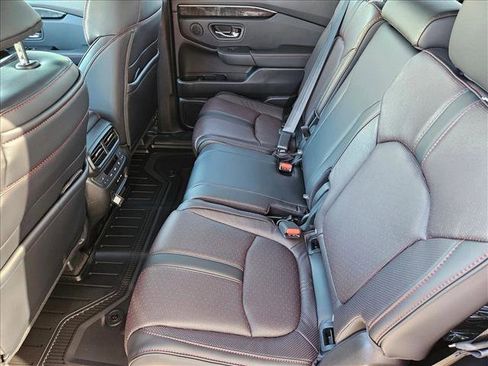 New 2025 Honda Pilot Black Edition image 15