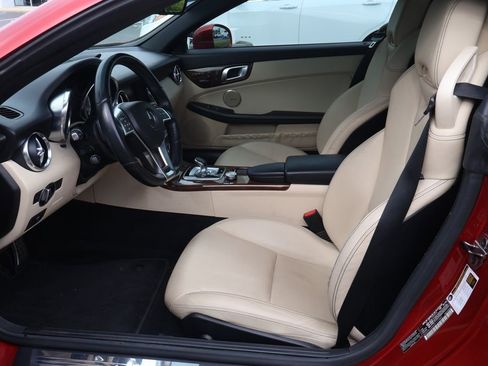 Used 2016 Mercedes-Benz SLK 300 image 11