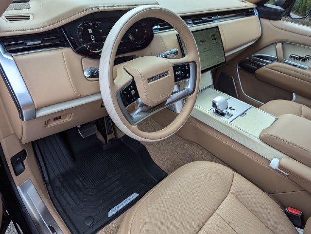 Certified 2025 Land Rover Range Rover SV AWD/4WD image 7