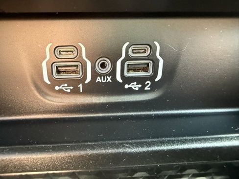 Used 2024 RAM 1500 Laramie image 30