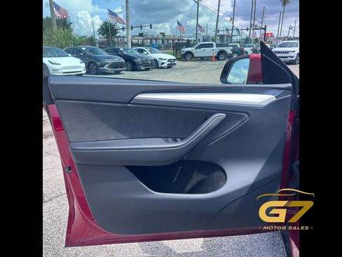 Used 2024 Tesla Model Y Long Range RWD image 19