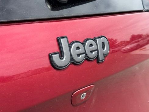 Used 2015 Jeep Cherokee Trailhawk w/ Cold Weather Group AWD/4WD image 16