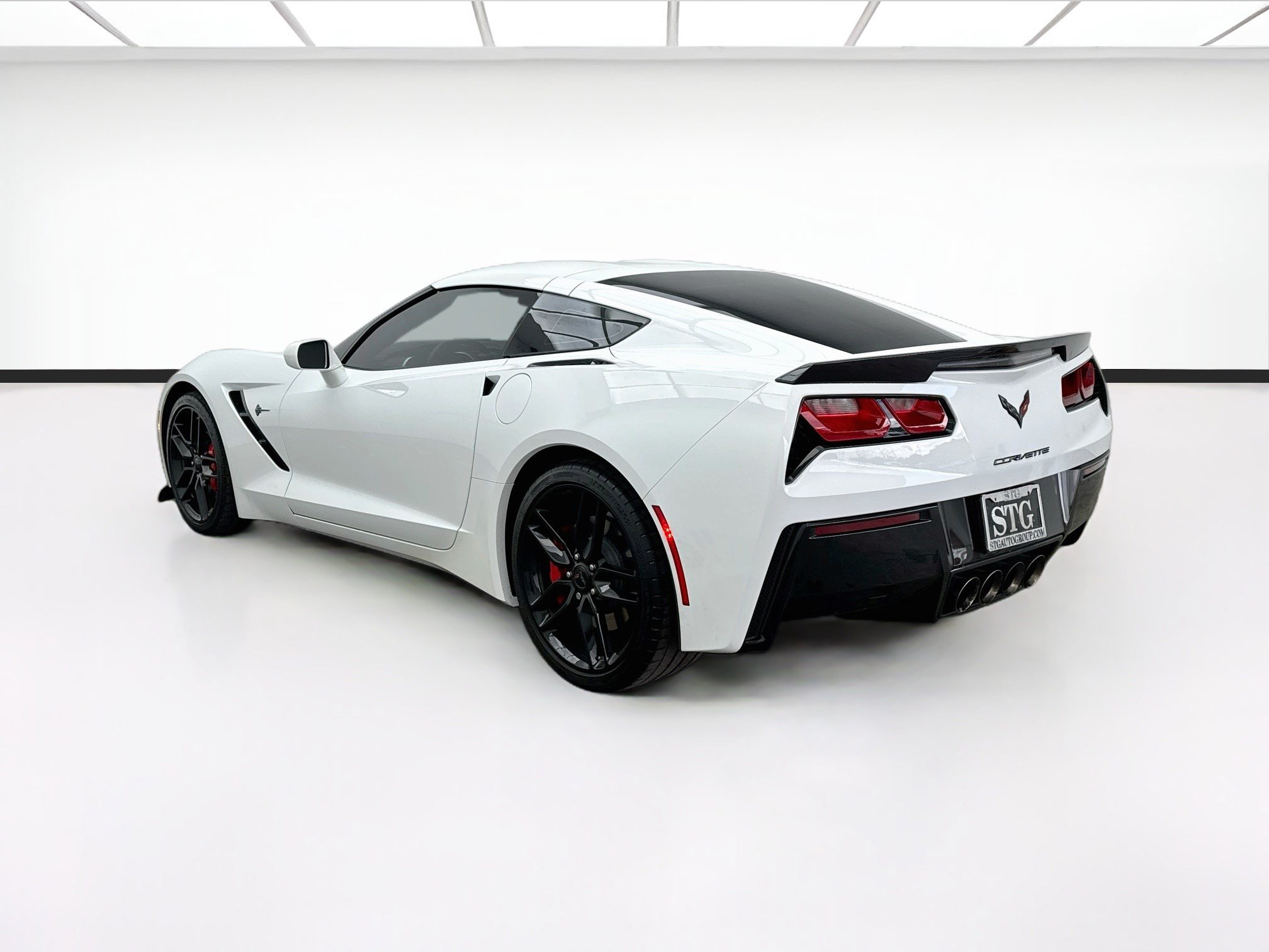 Used 2019 Chevrolet Corvette Stingray Coupe w/ Carbon Flash Badge Package RWD image 6