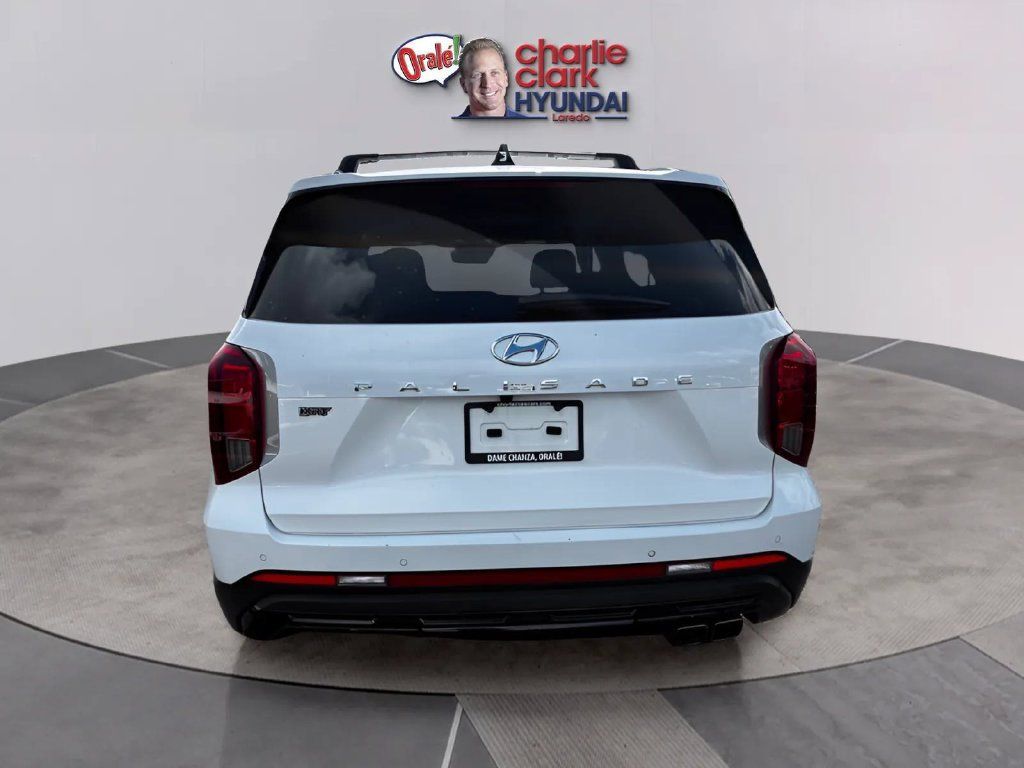 Used 2025 Hyundai Palisade XRT FWD image 4