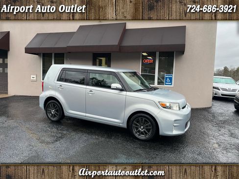 Used 2013 Scion xB image 1