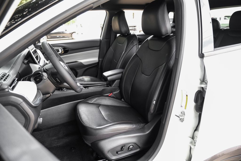 Used 2023 Jeep Compass Limited AWD/4WD image 8