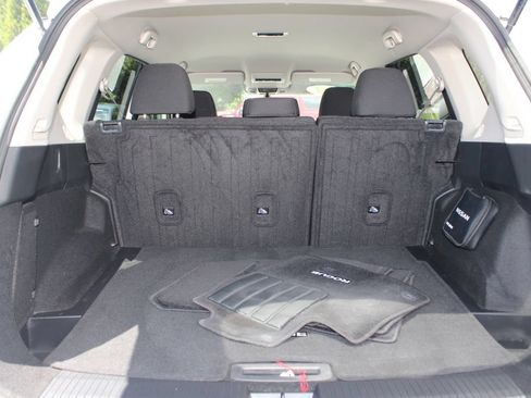 Used 2023 Nissan Rogue S AWD/4WD image 31