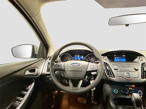 Used 2018 Ford Focus SE image 22