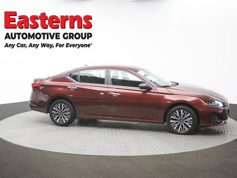Used 2025 Nissan Altima 2.5 SV AWD/4WD image 42