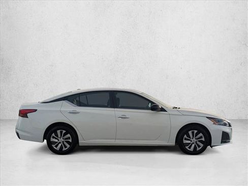 Used 2025 Nissan Altima 2.5 S image 4
