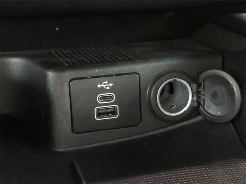 Used 2025 Ford Escape Active image 31