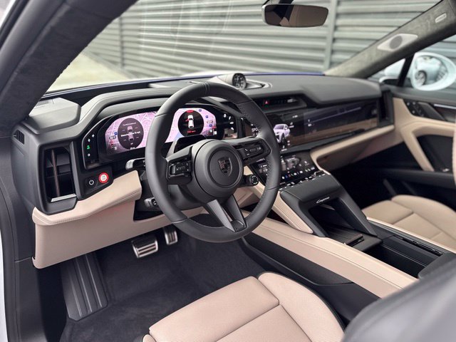 New 2026 Porsche Cayenne Turbo AWD/4WD image 4