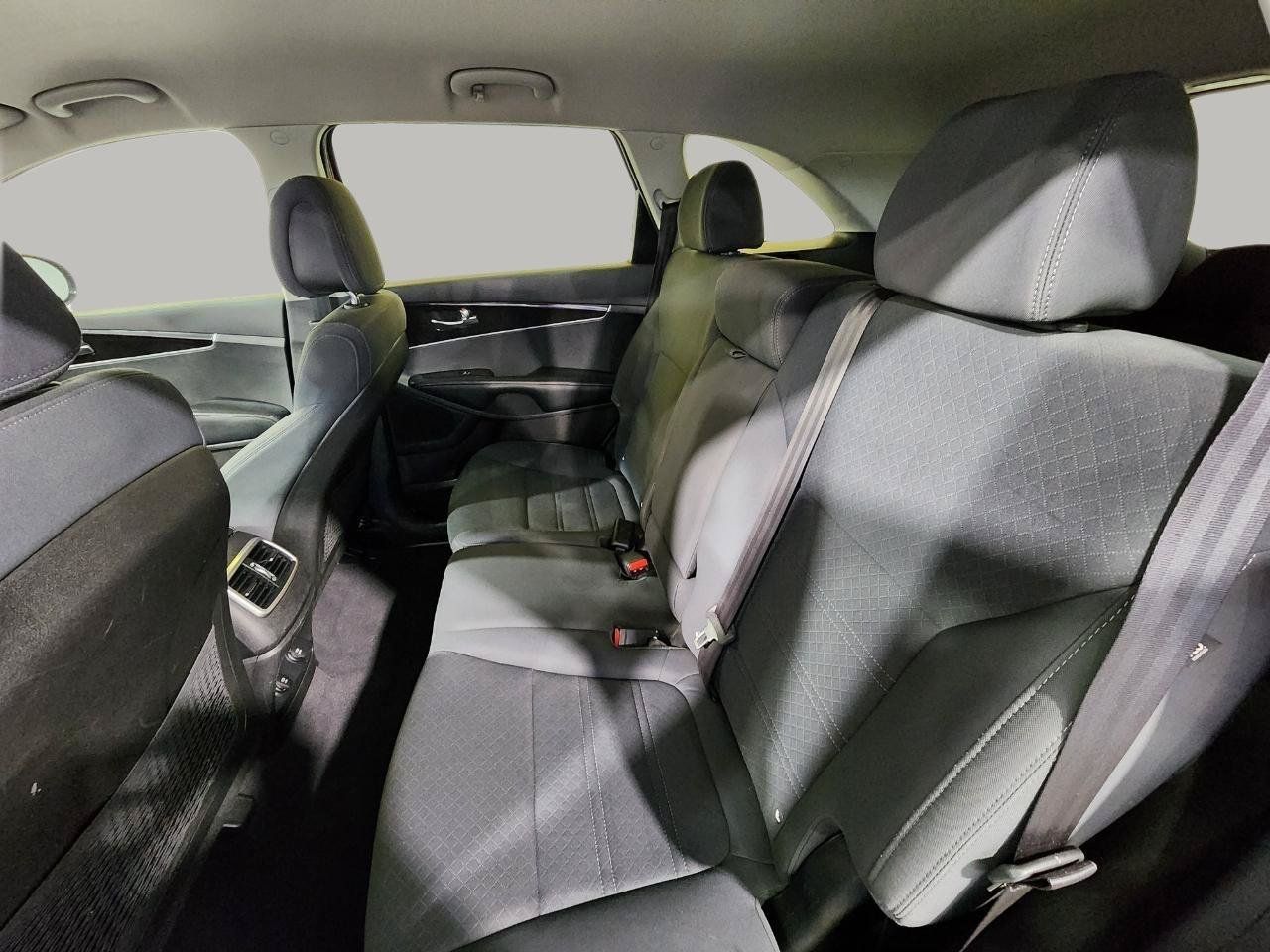 Used 2016 Kia Sorento AWD w/ LX Convenience Package image 28