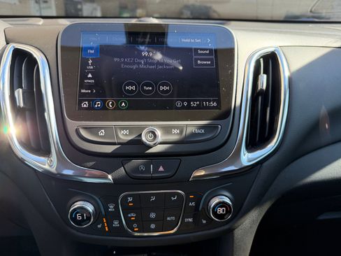 Used 2023 Chevrolet Equinox LT image 28