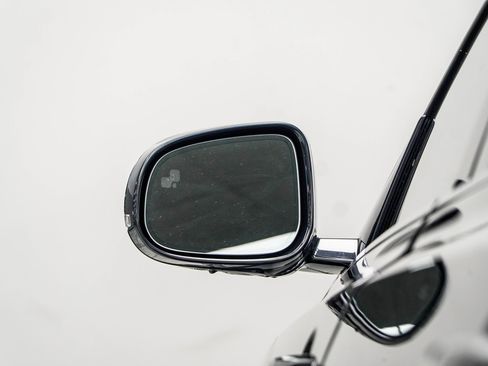 Used 2024 Jaguar XF R-Dynamic SE image 14