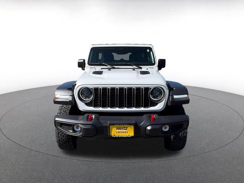 Used 2025 Jeep Wrangler Unlimited Rubicon AWD/4WD image 4