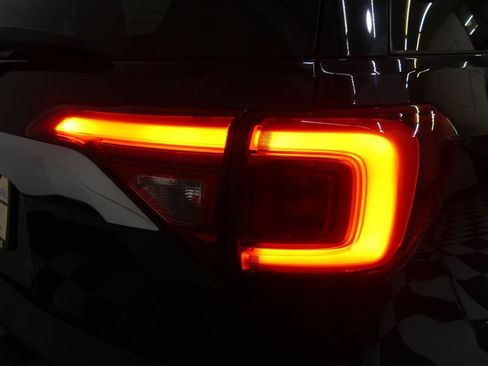 Used 2018 GMC Acadia Denali w/ Technology Package image 13