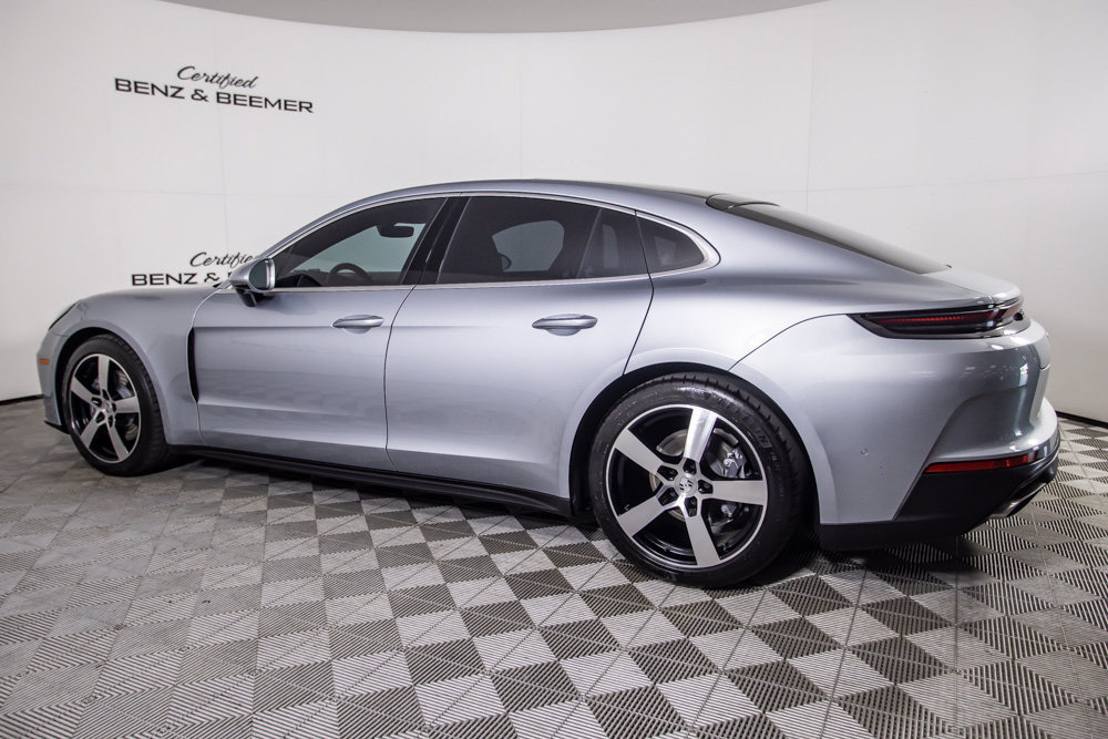 Used 2024 Porsche Panamera image 11
