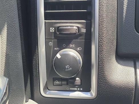 Used 2018 RAM 1500 Big Horn AWD/4WD image 34