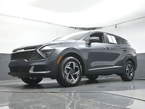 Used 2025 Kia Sportage LX AWD/4WD image 33