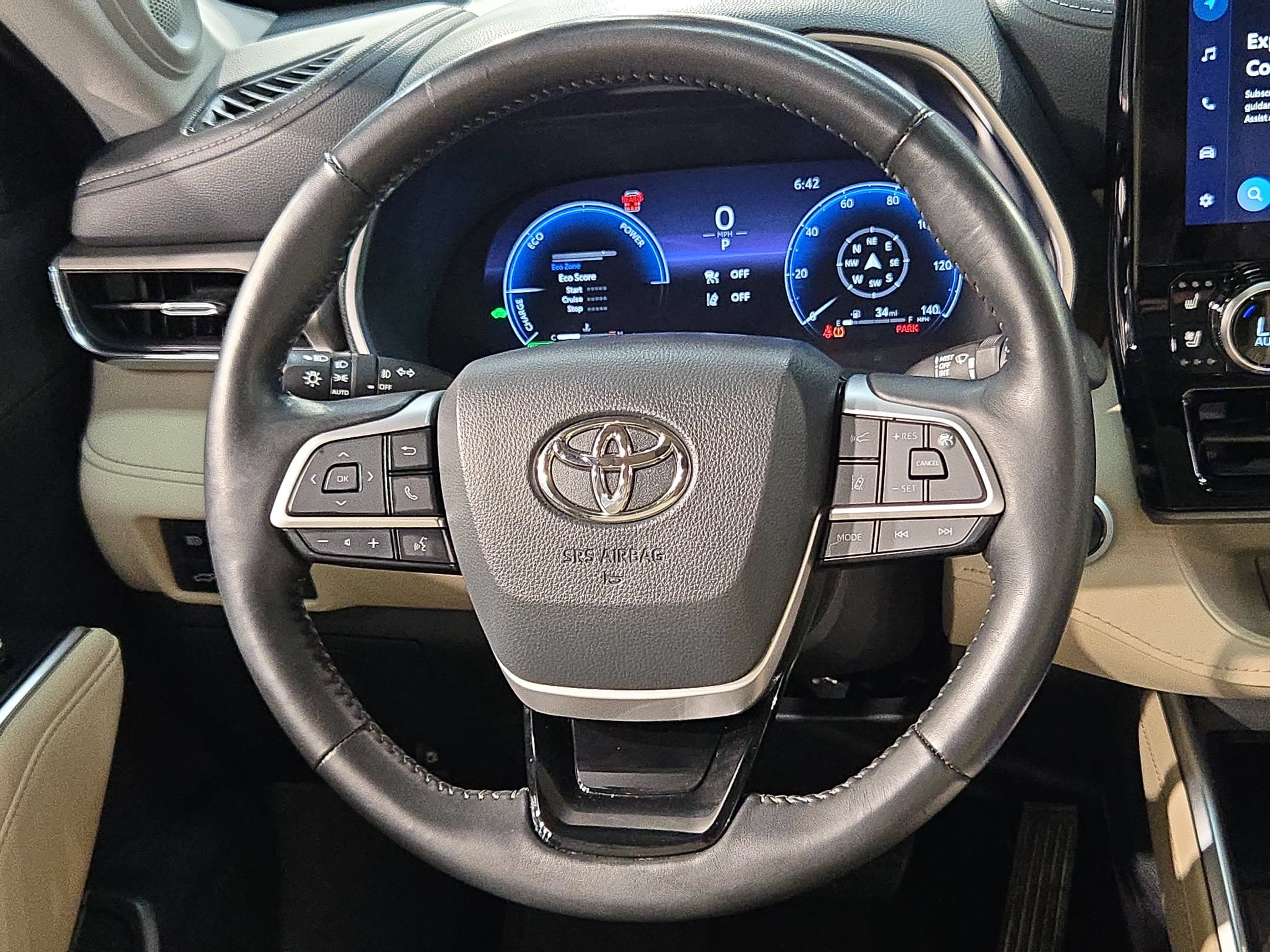 Used 2024 Toyota Highlander Limited AWD/4WD image 27