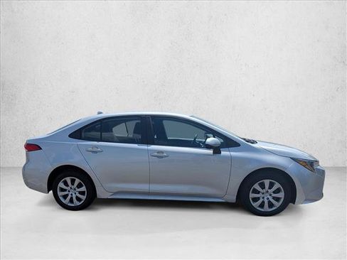 Used 2025 Toyota Corolla LE FWD image 4