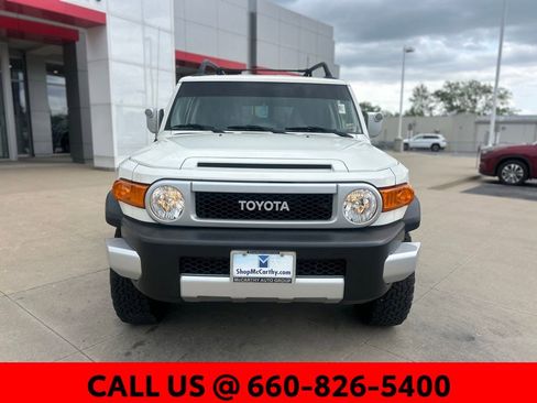 Used 2013 Toyota FJ Cruiser 4WD w/ Convenience Pkg image 3