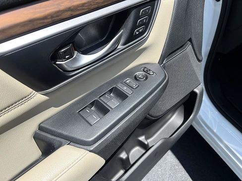 Used 2020 Honda CR-V Touring image 10