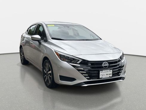 New 2025 Nissan Versa SV w/ Trunk Package image 3