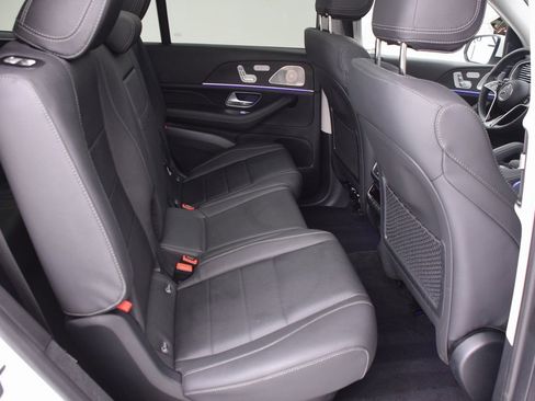 Certified 2025 Mercedes-Benz GLS 450 4MATIC image 19