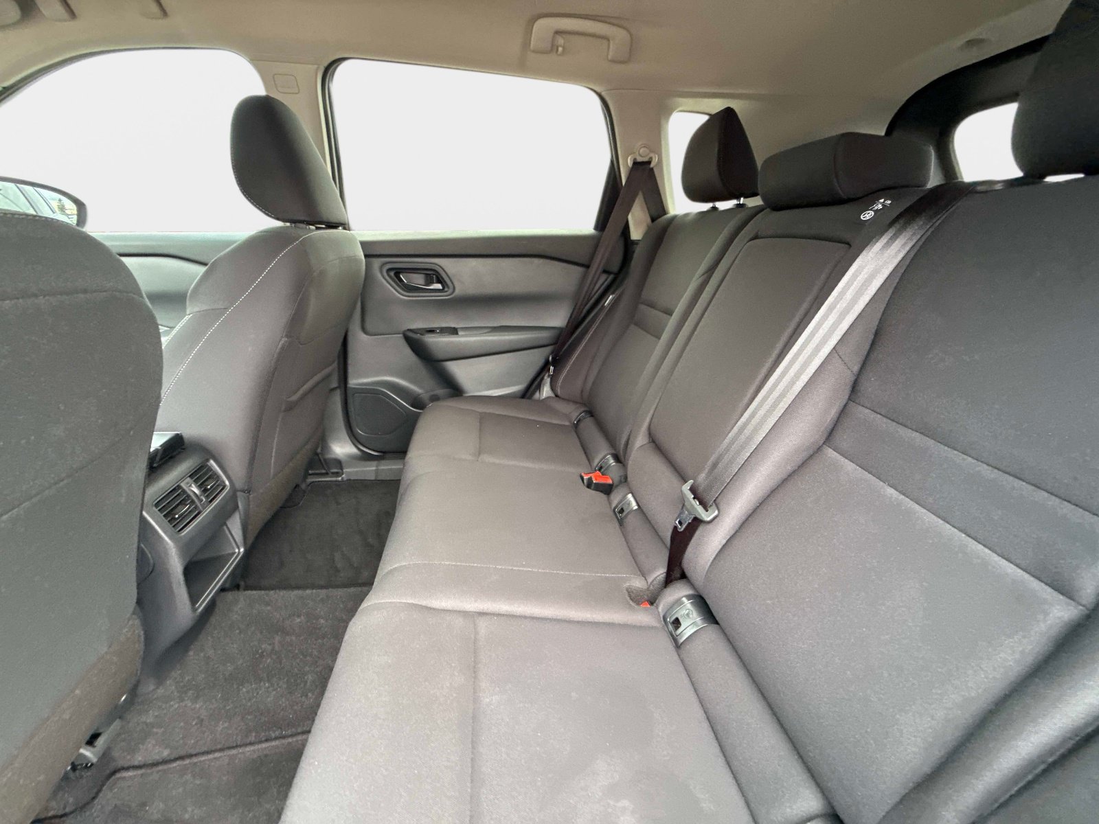 Used 2026 Nissan Rogue S FWD image 14