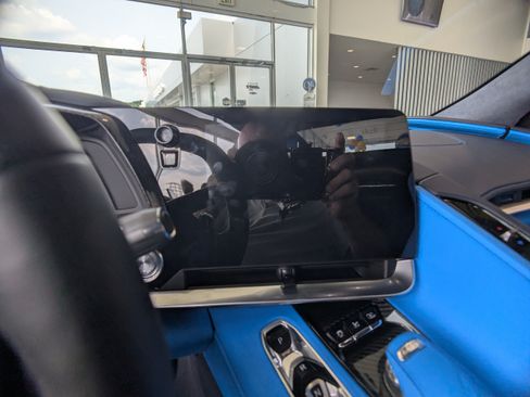 Used 2021 Chevrolet Corvette Stingray Premium Conv w/ Z51 Performance Package RWD image 17
