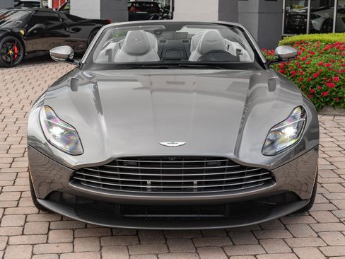 Used 2020 Aston Martin DB11 Volante RWD image 5