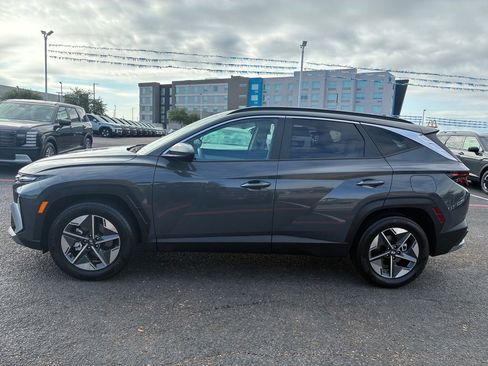 Certified 2025 Hyundai Tucson SEL image 2