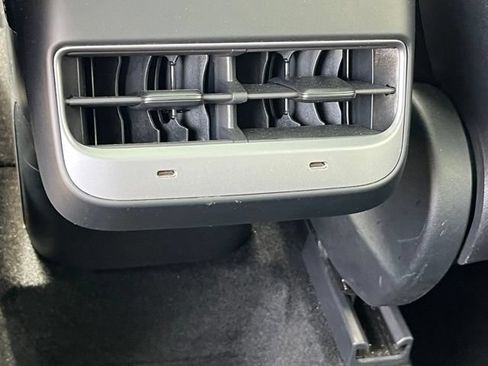 Used 2023 Tesla Model Y Long Range AWD/4WD image 18