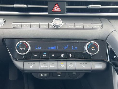 New 2026 Hyundai Elantra Limited FWD image 16