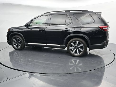 Used 2023 Honda Pilot Touring image 5