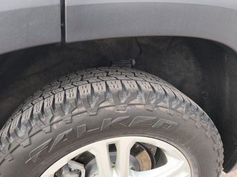 Used 2023 GMC Terrain SLE w/ Driver Convenience Package image 9