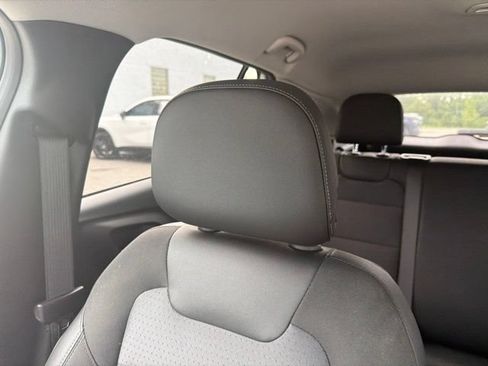Used 2025 Chevrolet Trax LT FWD image 61
