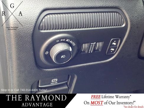 Used 2023 Jeep Wagoneer 4WD image 19