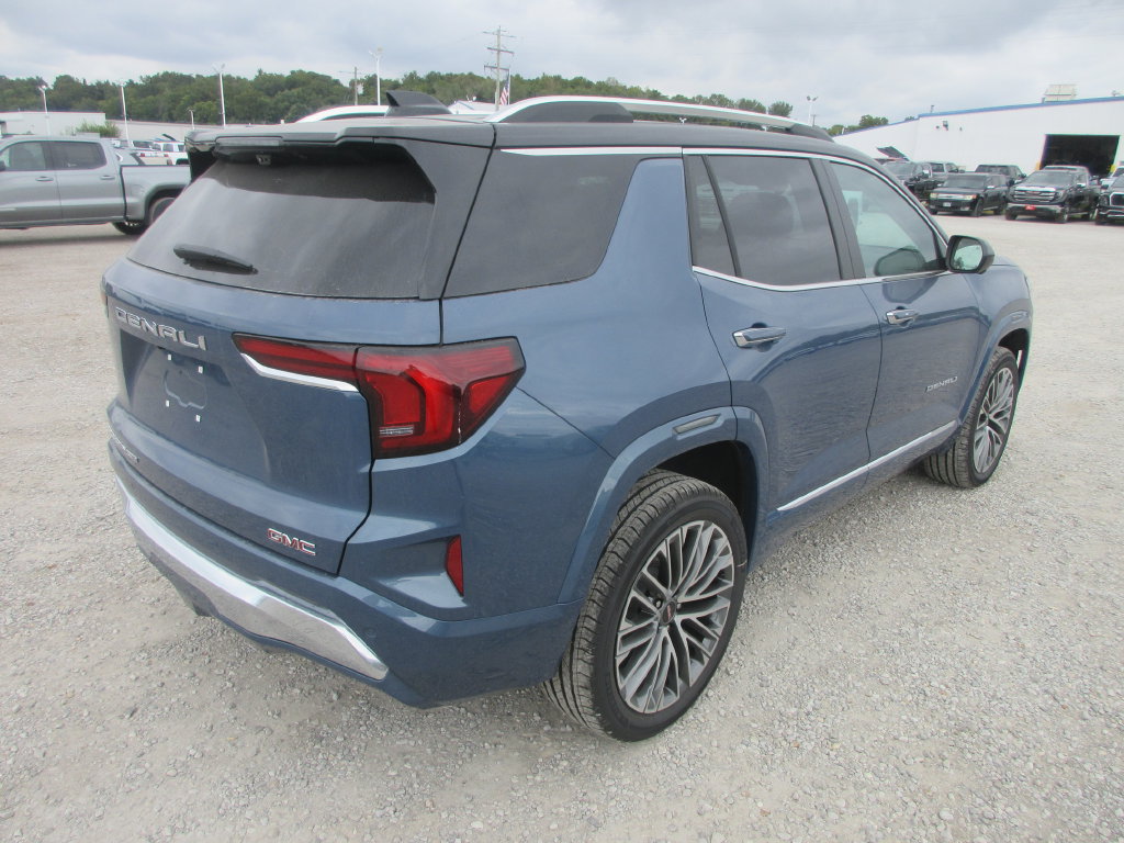 New 2027 GMC Terrain Denali w/ LPO, Black Badging Package AWD/4WD image 4
