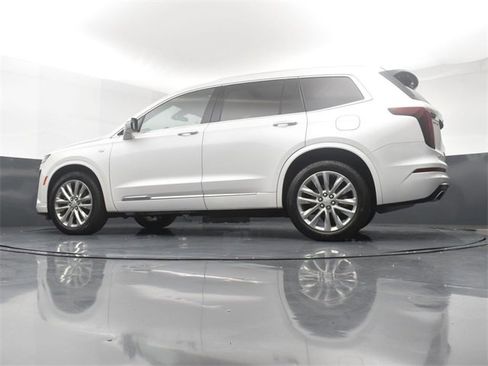 Used 2023 Cadillac XT6 Premium Luxury w/ LPO, Floor Liner Package image 22