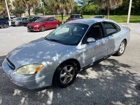 Used 2002 Ford Taurus SE FWD image 1