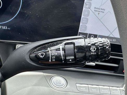 Certified 2024 Hyundai Elantra SEL FWD image 29