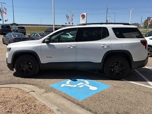 Used 2022 GMC Acadia AT4 w/ Preferred Package image 7