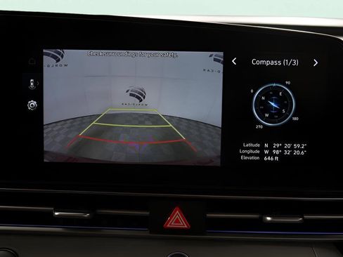 New 2025 Hyundai Elantra Limited FWD image 24