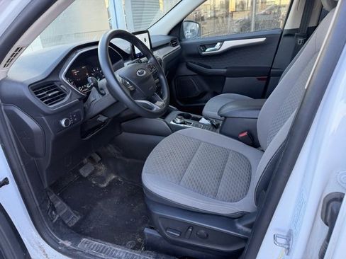 Used 2020 Ford Escape SE image 10