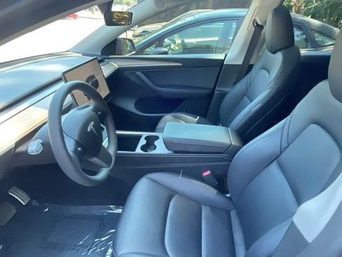 Used 2023 Tesla Model Y Long Range AWD/4WD image 9